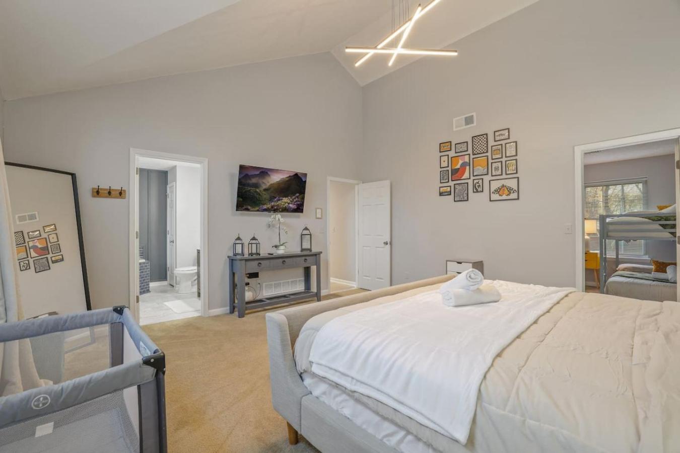 4br Poconos Escape W Hot Tub, Game - Ps5